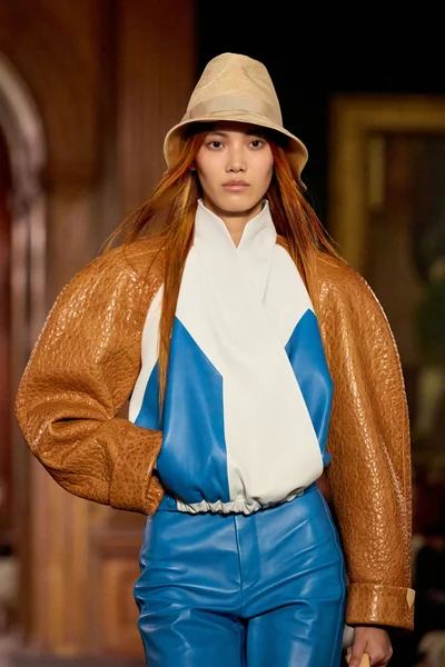 Look 29